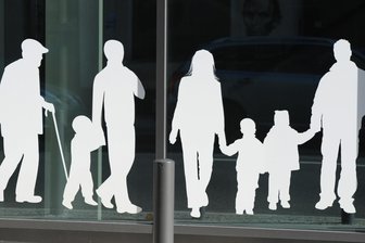 Südwestsachsen ist die zweitälteste Region in der EU - Seit Jahrzehnten gibt es in Sachsen immer mehr ältere und immer weniger jüngere Menschen. Das hat Folgen für den Arbeitsmarkt.
