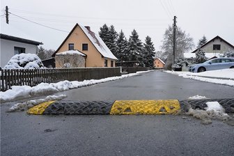 Süßebach: Statt Bremsschwellen kommen Mini-Hügel - Die Bremsschwellen in Süßebach werden ausgebaut. 