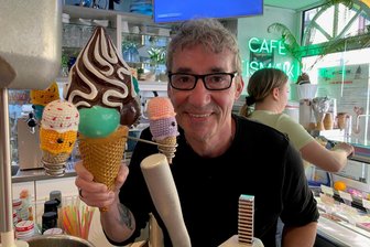Süßes Vergnügen in Rochlitz und Umgebung: Hier lockt selbstgemachtes Eis - Maik Baumgartner eröffnete das Café in Penig vor 37 Jahren als „Peniger Eiscafé“. Schon bald aber trug es seinen Spitznamen „Eismaik“.