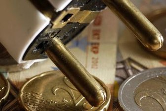 Super-Sommer wird teurer Spaß für Stromkunden -
