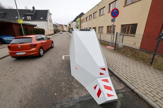 Superblitzer am Gersdorfer Kindergarten im Einsatz - Der neue Superblitzer vor dem Kindergarten am Hofgraben in Gersdorf.