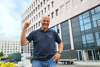 Supermärkte, Drogerie, Imbiss und Luxuswohnungen: Was kommt alles in das Simmel-Gebäude in der Chemnitzer City? - Peter Simmel will seinen neuen Markt am 30. September öffnen. „Wir haben noch nie eine angekündigte Eröffnung verschoben.“