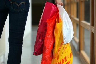 Supermarkt-Kette Simmel ohne Plastiktüten -