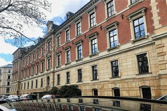 Supermarkt-Räuber will nicht in die Psychiatrie - Vor dem Landgericht Chemnitz sollte erneut der Überfall auf einen Supermarkt in Steinbach verhandelt werden, doch der Angeklagte wollte nicht zum Prozess kommen.
