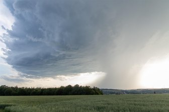 Superzelle zieht über Hartenstein hinweg - Eine Superzelle is am Dienstagabend über Hartenstein hinweggezogen.