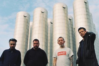 Suralin und das neue Album: Sternenschein aus dem Hobbyraum - Toni Fliegert (Gitarre), Steven Lößner (Drums), Matthias Vogel (Bass) und Alexander Warnke (Gesang und Gitarre, v. l.) sind Suralin.