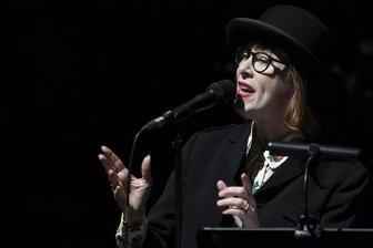 Suzanne Vega leiht einer Oper ihre Stimme - Die Sängerin Suzanne Vega war bei den Dresdner Musikfestspielen in der Oper "Einstein on the Beach" von Philip Glass zu erleben.