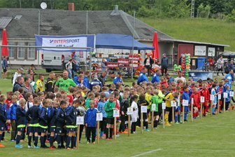 SV Lok Glauchau-Niederlungwitz: Vier Tage Nachwuchsfußball satt beim Pfingst-cup - Große Teilnehmerfelder sind beim Pfingstcup des SV Lok Glauchau-Niederlungwitz Standard.
