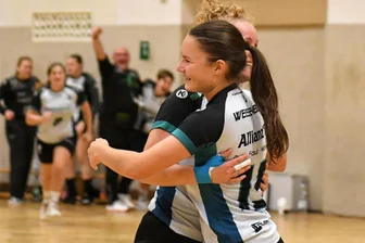SV Rotation Weißenborn: Mit Harz und neuem Schwung gegen den Spitzenreiter - Können die Rotation-Damen um Laura Uhlemann (v.) und Lucie Walther am Sonnabend gegen Spitzenreiter TuS Leipzig-Mockau jubeln?