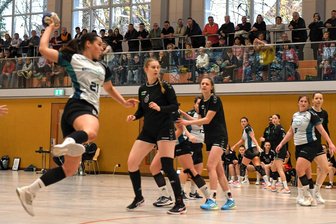 SV Rotation Weißenborn: Zweiter Sieg in Folge, diesmal aber ohne Glanz - Die Kapitänin ging erneut voran: Julia Kiulies traf gegen den HV Chemnitz II insgesamt neunmal und war gemeinsam mit Sophie Zeller (8) für zwei Drittel aller Weißenborner Tore verantwortlich.