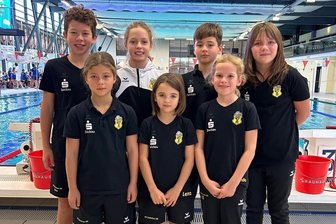 SV Zwickau 04 freut sich über Anerkennung als Talentstützpunkt im Schwimmen - Luke Richter, Laura Schneider, Ben Plettig, Lara Sprenger (hinten von links) sowie Lena Plettig, Lena Schauer und Linda Schneider (vorn von links) gehören zu den Kadersportlern des SV Zwickau 04 der Saison 2024/25.