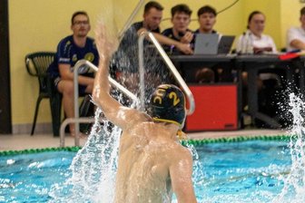 SVV mit furioser Aufholjagd - Max Beuchert nimmt Maß. Die Plauener Wasserballer feierten auch im zweiten Saisonspiel einen Sieg.