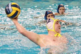 SVV Plauen: Mit kühlem Kopf zum Erfolg - Laurence Bolman in Aktion. In Würzburg traf er zweimal für die Plauener Wasserballer, die damit zurück in der Erfolgsspur sind. Am Samstag kommt Spitzenreiter Duisburger SV ins Plauener Stadtbad.