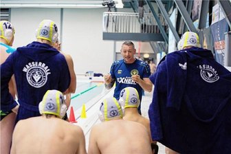SVV Plauen: Trainer geht trotz Verbleib in der Bundesliga von Bord - Rico Horlbeck wird künftig nicht mehr als Trainer der Plauener Bundesliga-Wasserballer Anweisungen geben. Er bringt sich aber weiter im Nachwuchs für den Verein ein. Foto: Ellen Liebner