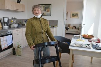 SWG übergibt "Smaragd" in Friedeburg an die Mieter - Martina Ebert hat wie andere Mieter in diesen Tagen ihre neue Zweiraumwohnung im Haus "Smaragd" in Friedeburg bezogen. 