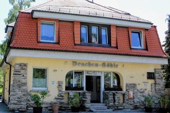 Syrauer Drachenhöhle begeht ihr 95-Jähriges - Die Drachenhöhle Syrau besteht 95 Jahre.