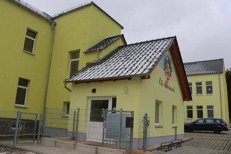 Syrauer Kita erhält neue Attraktion - Die Kindertagesstätte "Märchenwald" in Syrau.