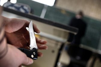 Täter greifen häufiger zum Messer - Auch solche Klappmesser(Symbolbild) werden von Tätern für Angriffe verwendet. In Westsachsen spielen laut Polizei wieder mehr Hieb- und Stichwaffen bei Straftaten eine Rolle.
