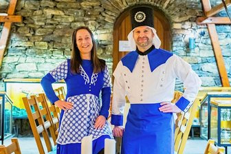 Tag der Sachsen: Aue-Bad Schlema tauscht Repräsentanten aus - Susann Küchler und Marcus Hoffmann verkörpern als Bademädchen und Blaufarbenwerker die neuen Symbolfiguren zum Tag der Sachsen in Aue-Bad Schlema.