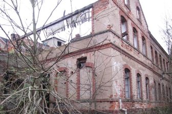 Tage der Stuhlfabrik sind gezählt - Im Komplex wurde mehrfach Feuer gelegt. Zuletzt löschte die Feuerwehr im Februar 2017 einen Großbrand.