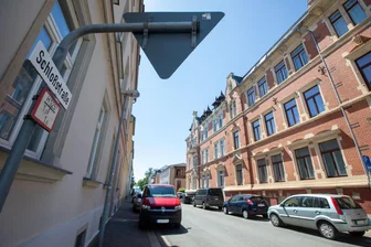 Tagelang Halteverbot auf Plauener Schloßstraße: Das ist der Grund - Schloßstraße: Nächste Woche sollen auf einem Teil Verkehrsregeln geändert werden.