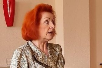 Tagespflege Weißenborn: Märchen als Medizin gegen die Demenz - Katharina Randel ist zertifizierte Märchenerzählerin und leitet die Weiterbildung in der DRK-Tagespflege Weißenborn. 