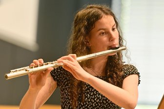 Talente der Musikschule Vogtland beeindrucken mit starken Leistungen - Zu den Mitwirkenden beim Abschlusskonzert 2025 gehörte Magdalena Jacob.