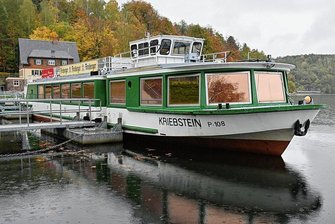 Talsperre Kriebstein: Ersetzt Wasserstoff Diesel bei der Schifffahrt? - Das stolze Fahrgastschiff "MS Kriebstein" und weitere Wasserfahrzeue auf der Talsperre sollen neue Motoren bekommen.