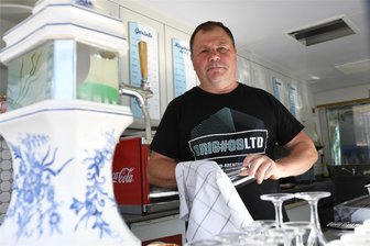 Talsperrenfest Kriebstein: Familie Klemm gehört fast schon zum Inventar - Udo Klemm, liebevoll „der Fischmann“ genannt, ist mit seinem Verkaufswagen auch zum diesjährigen Talsperrenfest in Kriebstein dabei.