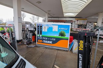 Tankstelle am Badberg: Erste Ad-Blue-Säule in Hohenstein-Ernstthal - 