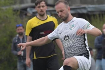 Tannen lassen es fünfmal krachen - Marek Barthold und der SV Tanne Thalheim zeigten sich gegen Schneeberg bestens aufgelegt und schlugen fünfmal zu.