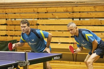 Tannenberger entscheiden Erzgebirgsderby in der Tischtennis-Landesliga gegen Schwarzenberg für sich - Miroslav Cerveny (l.) und Ales Vetysek sorgten mit dem Sieg gegen das Schwarzenberger Spitzendoppel Jan Polansky und Lennart Bergauer für einen Paukenschlag.
