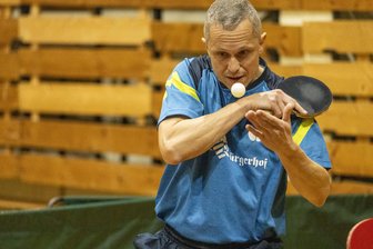 Tannenberger festigen Platz 3 in der Tischtennis-Landesliga - Der Tscheche Ales Vetysek, ansonsten Tannenbergs Nummer 3, musste ins vordere Paarkreuz aufrücken, sich dort aber gegen die starken Spitzenleute des TTC Oschatz geschlagen geben.