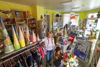 Tante-Emma-Laden in Gersdorf: Am Puls des Dorflebens - Das Bestellstübl von Yvonne Katzy ist ein Tante-Emma-Laden der besonderen Art. Neben 1000 kleinen Dingen gibt’s hier Hilfe in fast allen Lebenslagen.