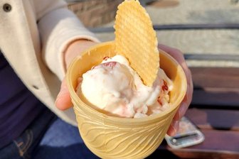 In Mittweida gibt es jetzt die Eissorte Tantra beim Eiscafé Venezia. Die "Freie Presse" hat getestet, wie es schmeckt.