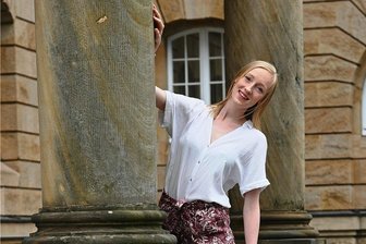 Tanz Moderne Tanz: Savanna Haberland zum Chemnitzer Festival - "Versuchen, die Ratio loszulassen" - Seit sie als Kind das Musical "Cats" sah, wollte sie auf die Bühne: Savanna Haberland. Die Tänzerin aus Berlin gehört seit 2018 fest zum Ballettensemble des Theaters Chemnitz.