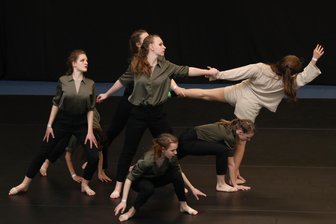 Tanzsport-Highlight in der Ernst-Grube-Halle: TSV Schwarz-Weiß Freiberg erwartet Gäste aus drei Bundesländern - Wollen auch beim Heimturnier eine gute Figur machen: die Tänzerinnen der Freiberger Formation Lumedo.