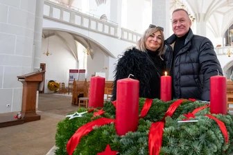 Tapfer und tüchtig: Was Andrea und Andreas am Andreastag in Plauen über ihren Namen erfuhren - Andrea Roth und ihr Mann Andreas Cämmerer waren extra wegen des Namenstags in die Johanniskirche gekommen.