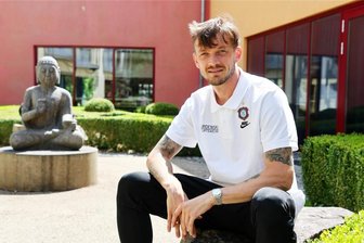 Tashchy soll Nazarov-Lücke beim FC Erzgebirge Aue schließen - und hat dafür ein Ziel - Boris Tashchy übernimmt die Rolle des abgewanderten Dimitrij Nazarov. Im Trainingslager auf dem Gelände der Landessportschule Bad Blankenburg spricht er über die vergangene Saison, seine neue Rolle und die Ukraine. 