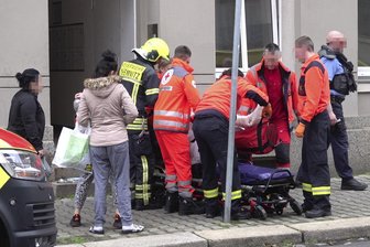 Tatverdächtiger springt auf Flucht vor der Polizei aus dem Fenster -