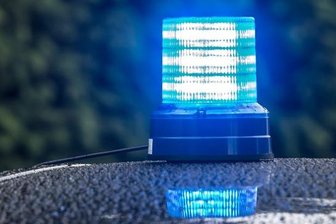 Taxi-Fahrer verfolgt zwei Autoknacker - 