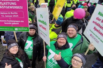 Team der Köhlerhütte Waschleithe bei Protest in Berlin dabei - Das Team der Köhlerhütte Fürstenbrunn beim Bauernprotest in Berlin.