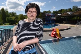 Technik aus Bad gestohlen: Kamera filmt Dieb - Stadtwerke-Chefin Ines Puhan ist stinksauer über den Einbruch.