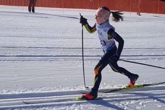 Technikzonen fordern Skilangläufer im Pokalkampf auf besondere Weise - Lina Tröger vom SV Stützengrün holte in Mühlleithen Silber.