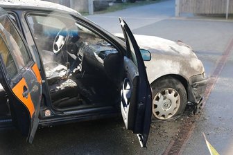 Technischer Defekt: PKW in Chemnitz in Flammen -