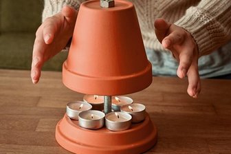 Teelichtofen-Brand in Auerbach - Solche Teelichtöfen Marke Eigenbau sollen Wärme spenden. Das Konstrukt birgt jedoch ein erhebliches Gefahrenpotenzial. 