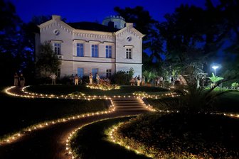 Teelichtzauber zieht Blicke beim Parkfest Hainichen auf sich -