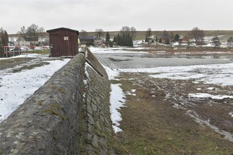 Teich in Obersaida wird wieder befüllt - Der Obersaidaer Teich wird wieder befüllt. Zusammen mit der historischen Revierwasserlaufanstalt Freiberg steht er seit 1980 unter Denkmalschutz und ist seit 2019 Teil des Unesco-Welterbes „Montanregion Erzgebirge/Krušnohoří“.