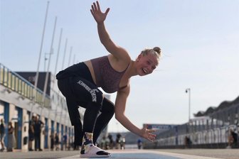 Teil 2 der Weltmeisterschaft führt Rennfahrerin Lucy Michel auf die Insel - Willkommen in der Welt der Rennpisten: Lucy Michel aus Schwarzbach freut sich auf Donington, wo es am Wochenende in der WM rund geht.
