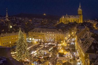 Teil-Lockdown in Sachsen: Weihnachtsmärkte abgesagt - Noch bevor die sächsische Regierung am späten Abend über drastische Beschränkungen des öffentlichen Lebens in den nächsten zwei bis drei Wochen entscheiden wollte, hat die Stadt Annaberg-Buchholz am Freitag ihren diesjährigen Weihnachtsmarkt abgesagt.